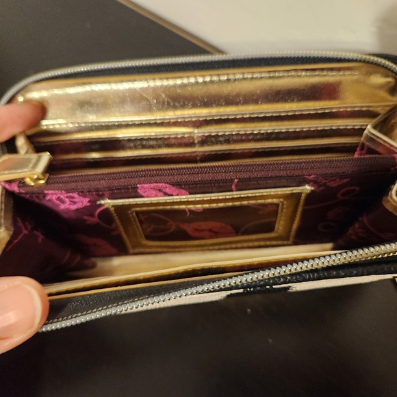 EUC Betsey Johnson spotted wallet - Picture 10 of 13